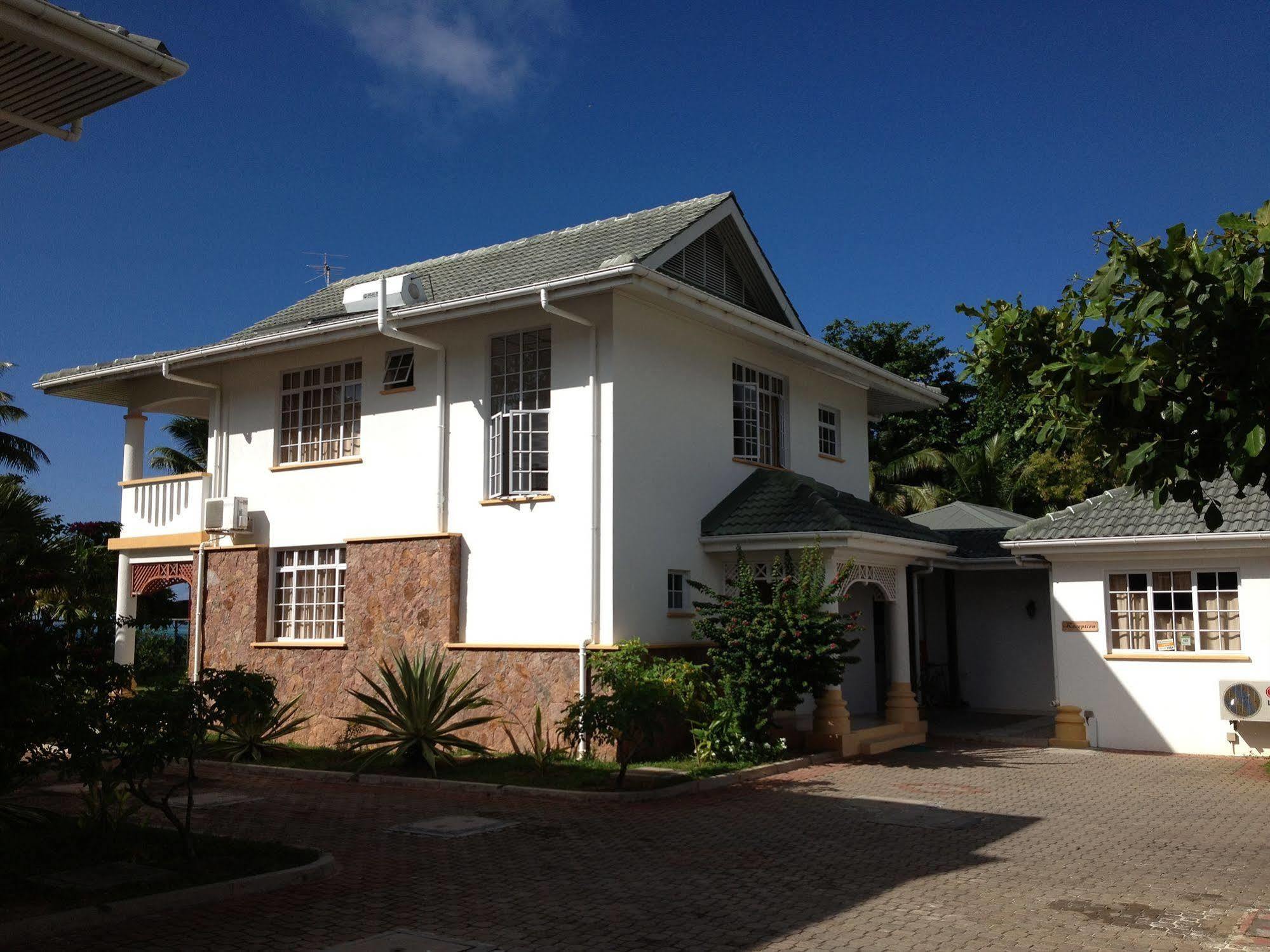 Ocean Jewels Resort Grand Anse  Exterior foto